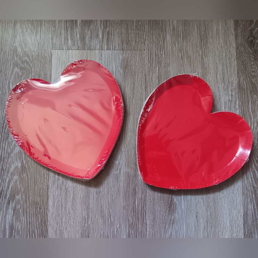 FREE with Purchase Red Heart-Shaped Plates